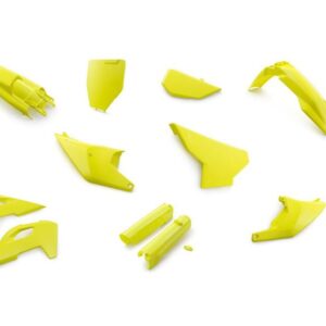 Plastic parts kit